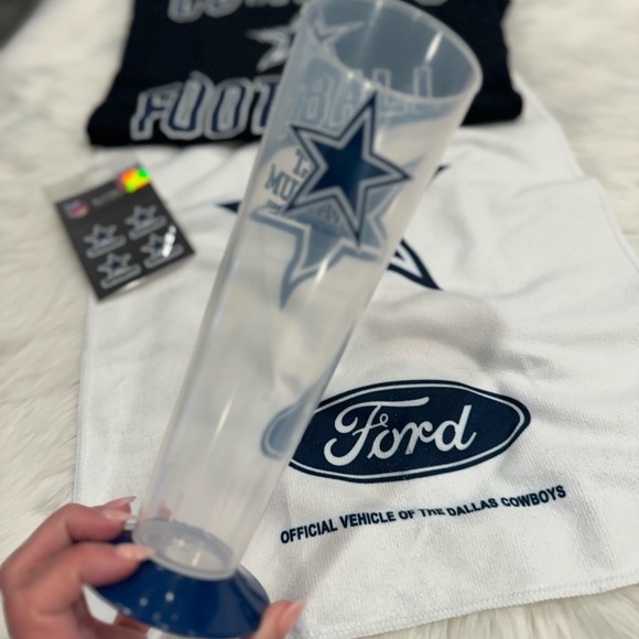 Dallas Cowboys Football Stadium Bundle Set - Include small shirt - Fan Favorite! - Picture 9 of 16